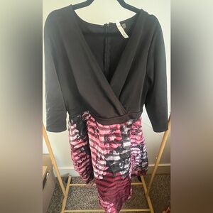 Black and Pink Patterned 3/4 Sleeve Midi Dress Size 1XL!